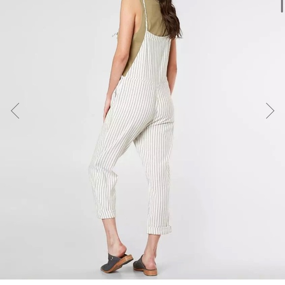 Beachy style overalls - Picture 3 of 10